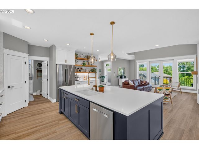 934 Nw BAKER CREST Ct, Mc Minnville, OR 97128