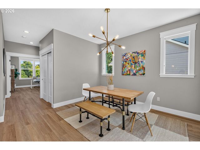 934 Nw BAKER CREST Ct, Mc Minnville, OR 97128