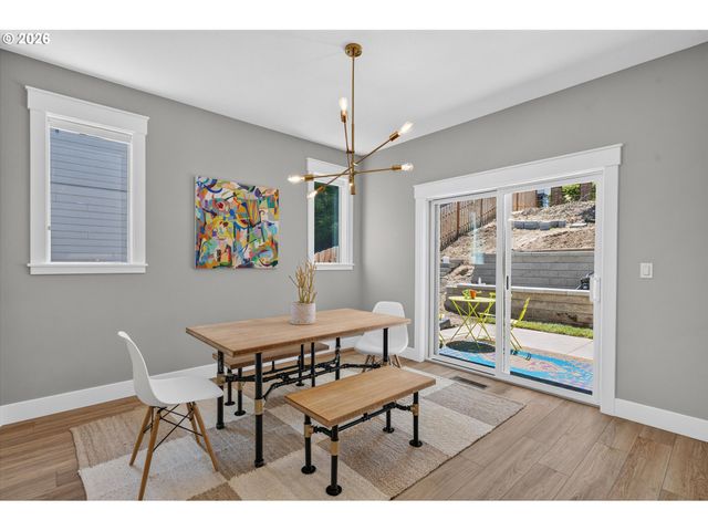 934 Nw BAKER CREST Ct, Mc Minnville, OR 97128