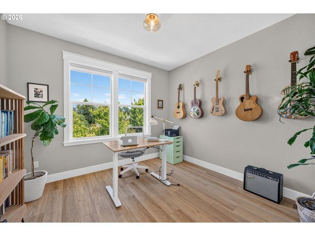 934 Nw BAKER CREST Ct, Mc Minnville, OR 97128