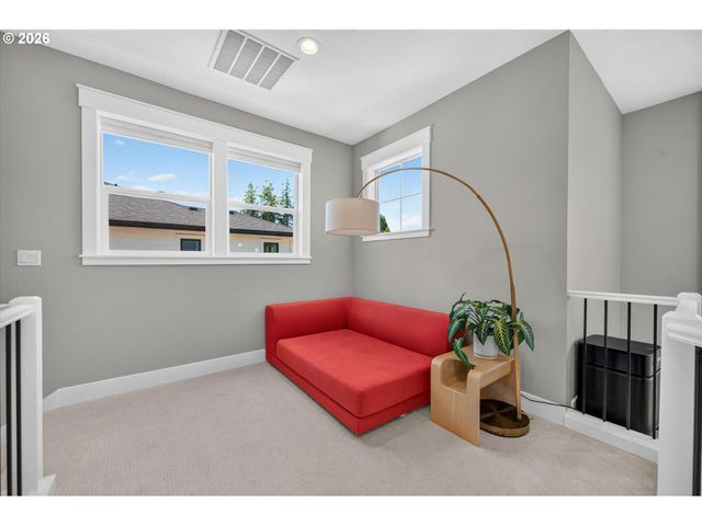 934 Nw BAKER CREST Ct, Mc Minnville, OR 97128