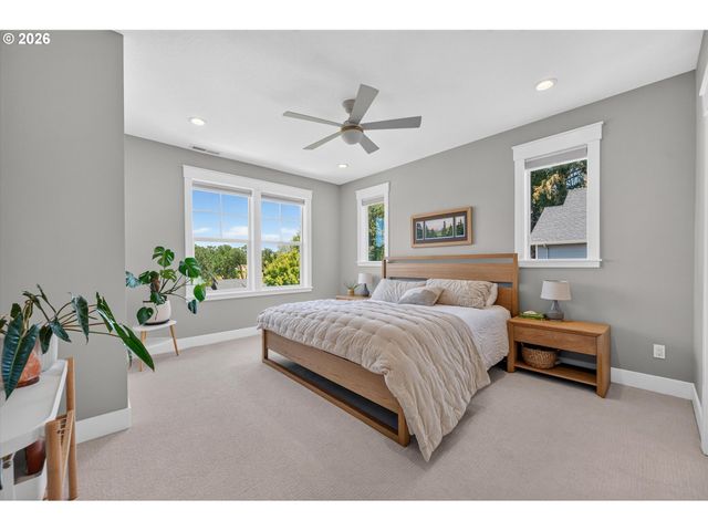 934 Nw BAKER CREST Ct, Mc Minnville, OR 97128