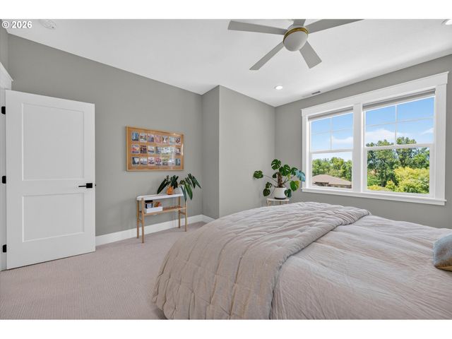 934 Nw BAKER CREST Ct, Mc Minnville, OR 97128