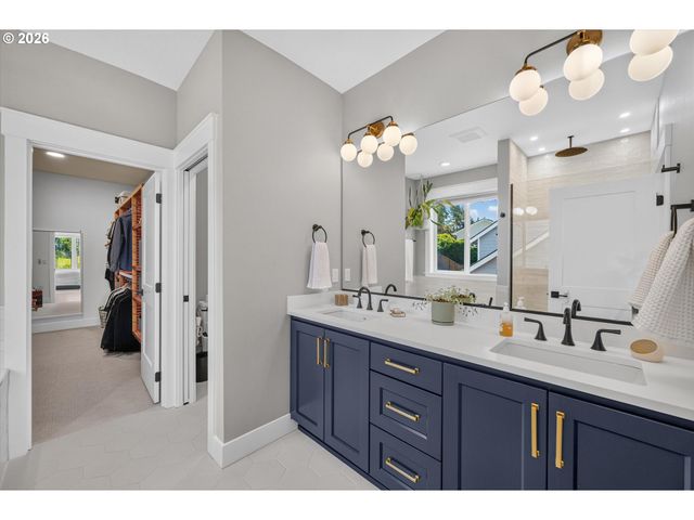 934 Nw BAKER CREST Ct, Mc Minnville, OR 97128