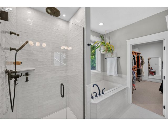 934 Nw BAKER CREST Ct, Mc Minnville, OR 97128