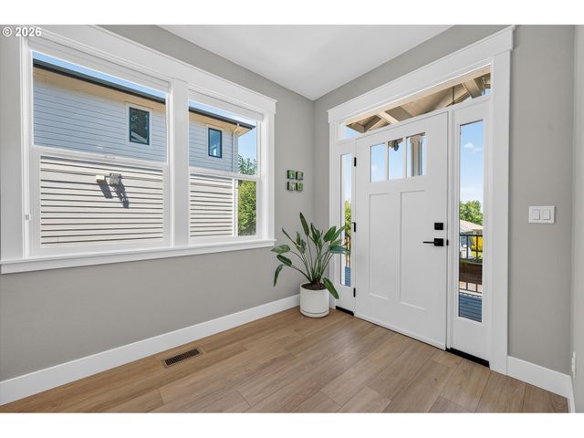 934 Nw BAKER CREST Ct, Mc Minnville, OR 97128