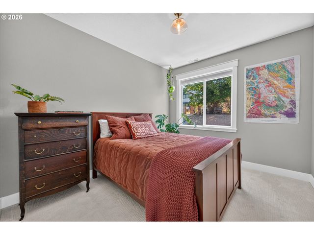 934 Nw BAKER CREST Ct, Mc Minnville, OR 97128