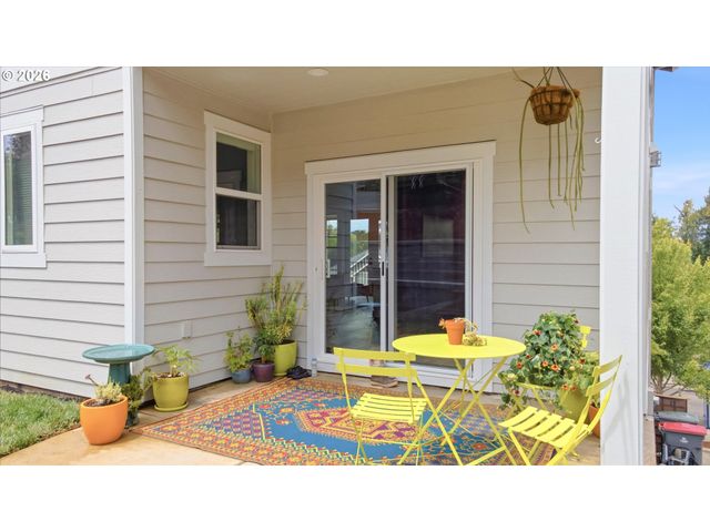 934 Nw BAKER CREST Ct, Mc Minnville, OR 97128