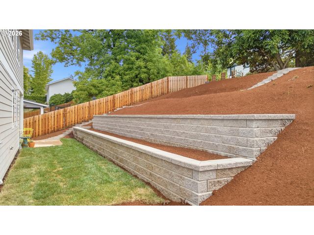 934 Nw BAKER CREST Ct, Mc Minnville, OR 97128