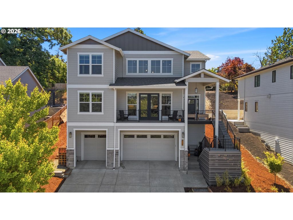 Image 1 of property listing at 934 Nw BAKER CREST Ct, Mc Minnville, OR 97128