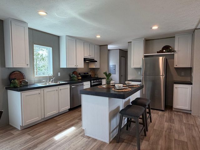 102 Silver Queen Circle, Parachute, CO 81635