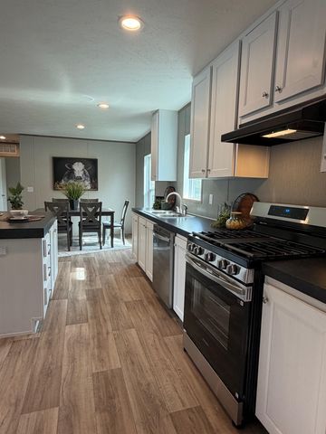 102 Silver Queen Circle, Parachute, CO 81635