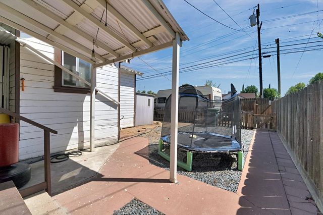 516 W 7th Street, Madera, CA 93637