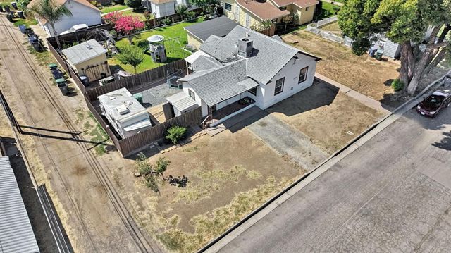 516 W 7th Street, Madera, CA 93637