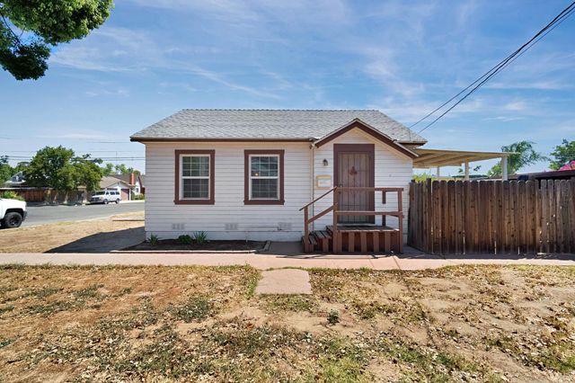 516 W 7th Street, Madera, CA 93637