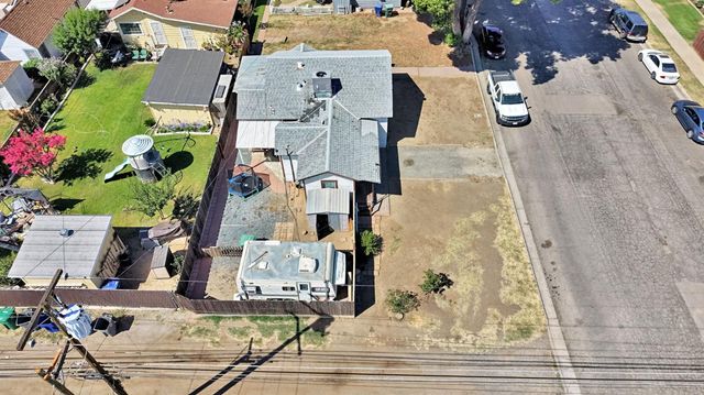 516 W 7th Street, Madera, CA 93637