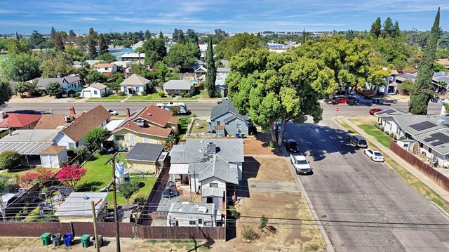 516 W 7th Street, Madera, CA 93637