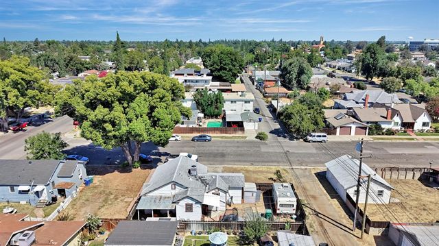 516 W 7th Street, Madera, CA 93637