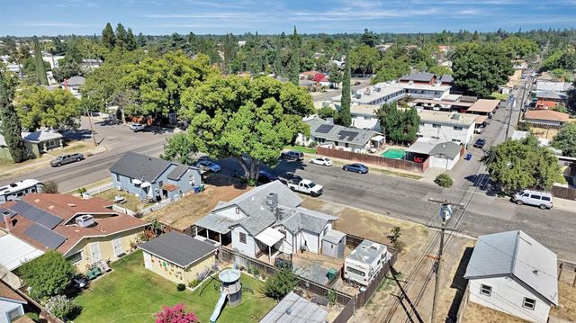 516 W 7th Street, Madera, CA 93637