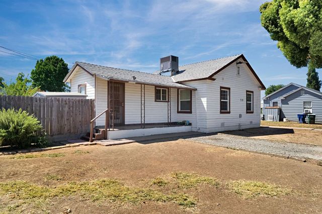 516 W 7th Street, Madera, CA 93637