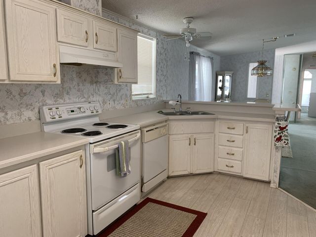 28 SE Flamenco Way, Port St. Lucie, Port St Lucie, FL 34952