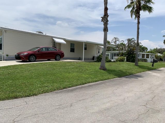 28 SE Flamenco Way, Port St. Lucie, Port St Lucie, FL 34952