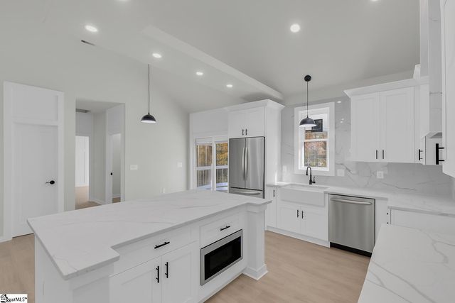 7 Lee Haven Court, Greenville, SC 29611