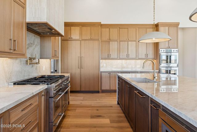 2105 E Paddleboard Way, Kamas, UT 84036