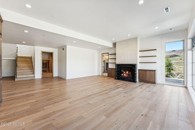 2105 E Paddleboard Way, Kamas, UT 84036