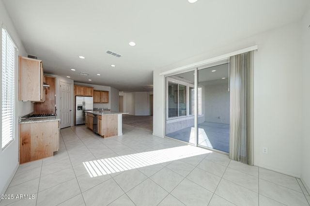 27657 N 71ST Avenue, Peoria, AZ 85383