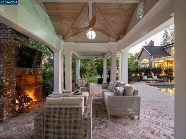 295 Barrington Ln, Alamo, CA 94507