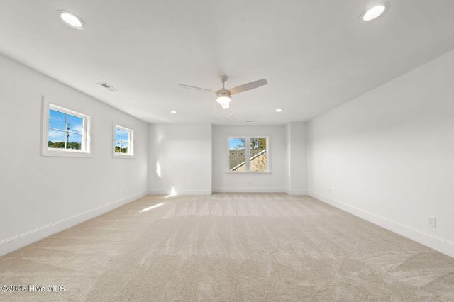 141 Sycamore Lakes Drive, Wallace, NC 28466