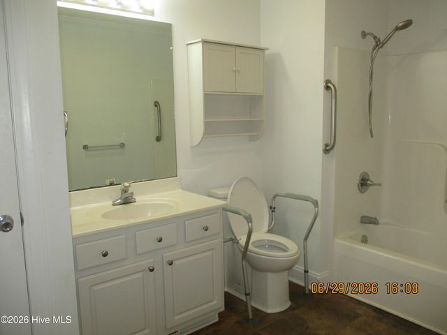 726 E Main Street, Winterville, NC 28590