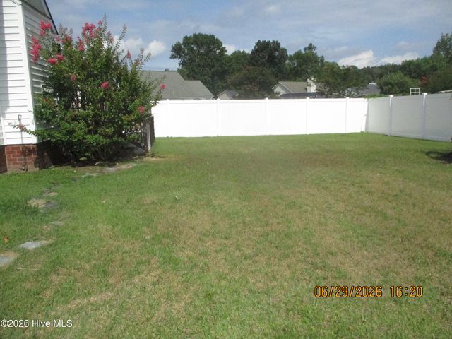 726 E Main Street, Winterville, NC 28590