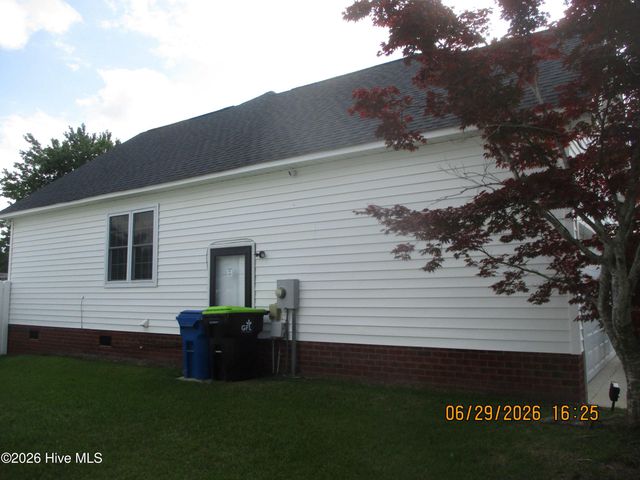 726 E Main Street, Winterville, NC 28590