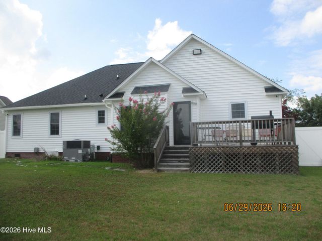 726 E Main Street, Winterville, NC 28590
