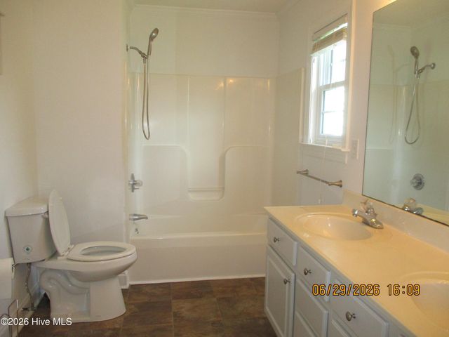 726 E Main Street, Winterville, NC 28590