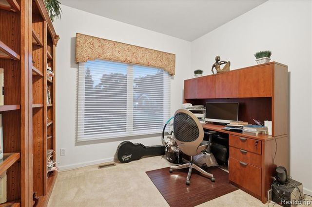 27348 Oxford Drive, Southfield, MI 48033