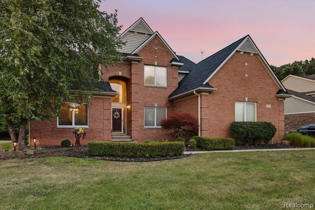 27348 Oxford Drive, Southfield, MI 48033