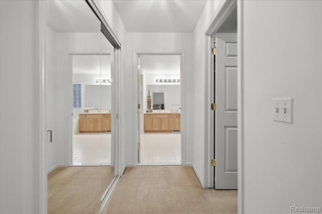 27348 Oxford Drive, Southfield, MI 48033