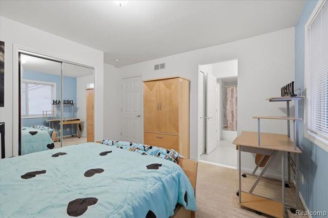 27348 Oxford Drive, Southfield, MI 48033
