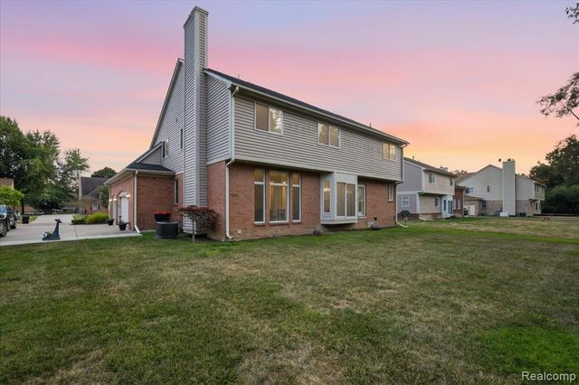 27348 Oxford Drive, Southfield, MI 48033