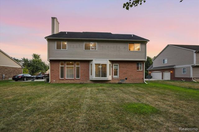 27348 Oxford Drive, Southfield, MI 48033