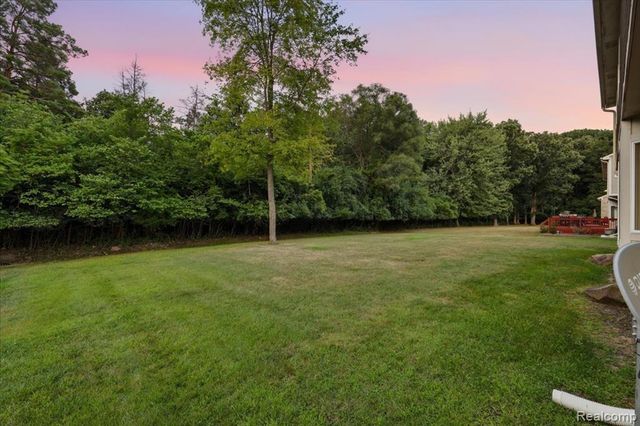 27348 Oxford Drive, Southfield, MI 48033