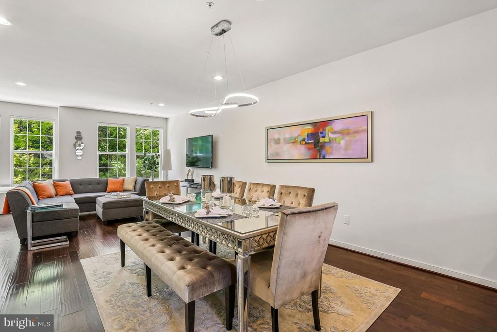 Image 8 of property listing at 123 FAIRBANKS DR, Gaithersburg, MD 20877