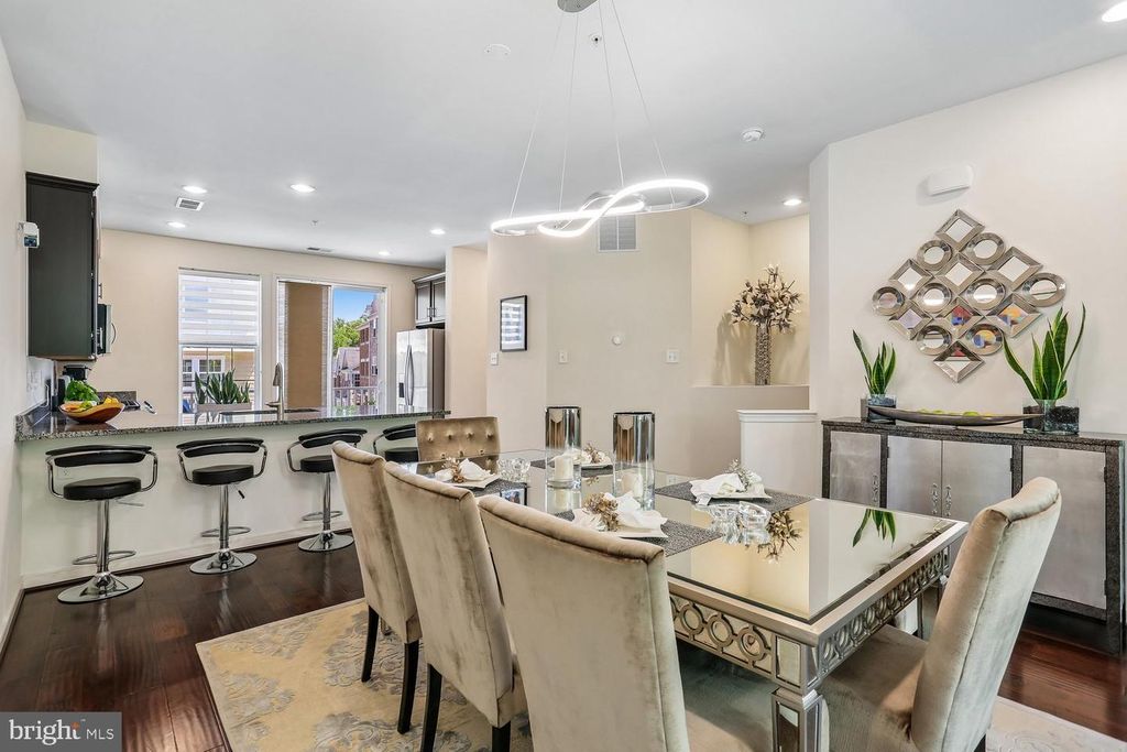 Image 9 of property listing at 123 FAIRBANKS DR, Gaithersburg, MD 20877