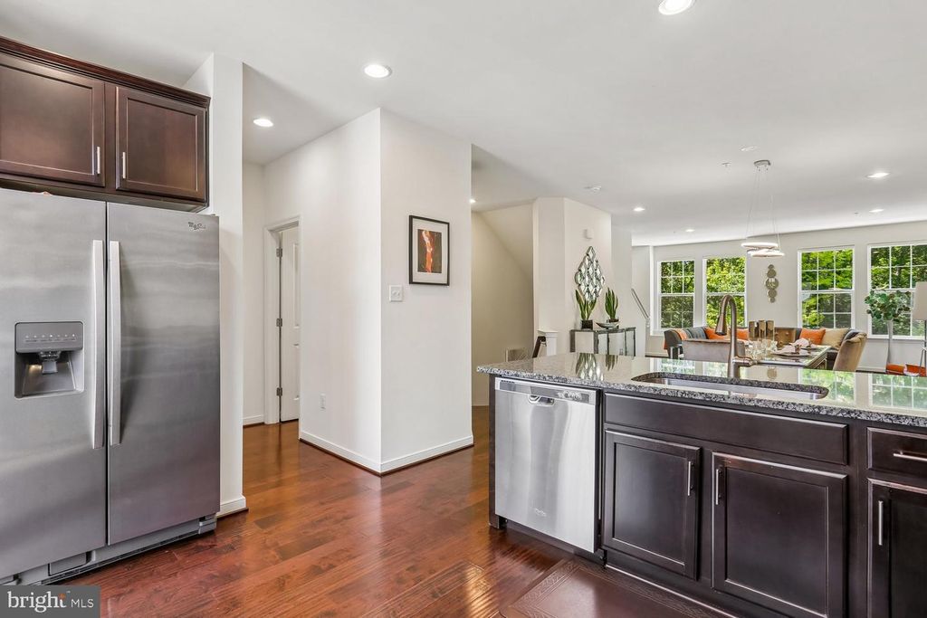 Image 12 of property listing at 123 FAIRBANKS DR, Gaithersburg, MD 20877