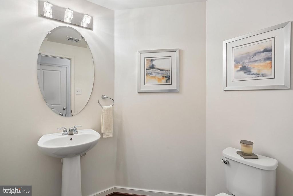 Image 17 of property listing at 123 FAIRBANKS DR, Gaithersburg, MD 20877