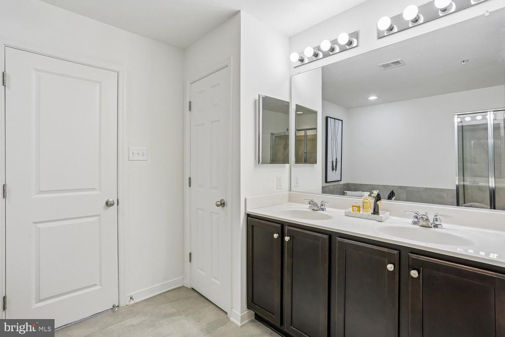 Image 22 of property listing at 123 FAIRBANKS DR, Gaithersburg, MD 20877