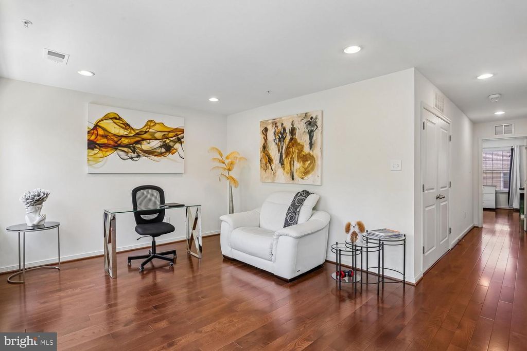 Image 28 of property listing at 123 FAIRBANKS DR, Gaithersburg, MD 20877
